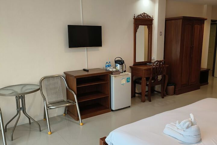 Room 6 of 43