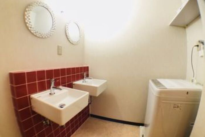 Room 20 of 115