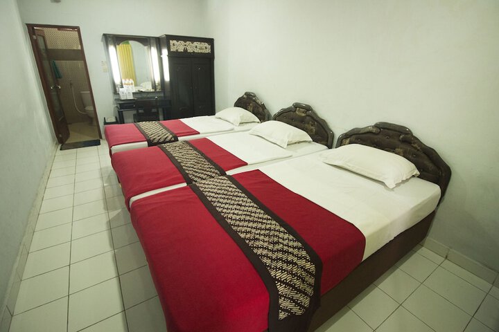 Room 8 of 34
