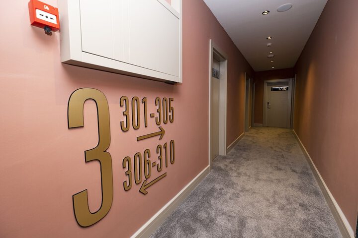 Ballroom/Hall 54 of 61