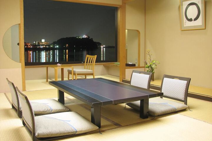 Room 7 of 22