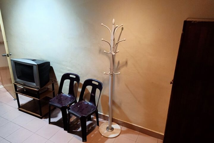 Room 6 of 49