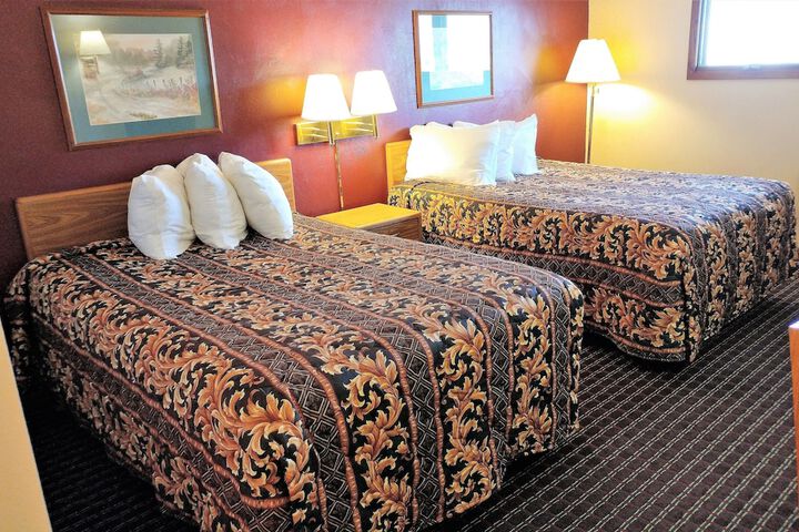 2 Double Beds (1 of 19)