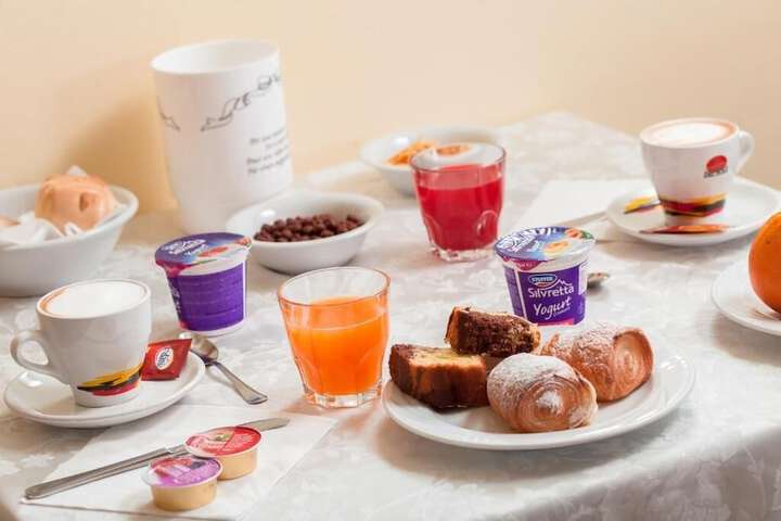 Breakfast/Coffee Service 32 of 36