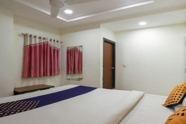 Room 9 of 26