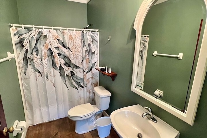 Room 34 of 49