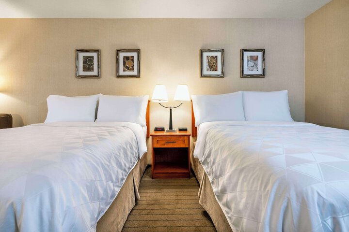 2 Double Beds (2 of 8)