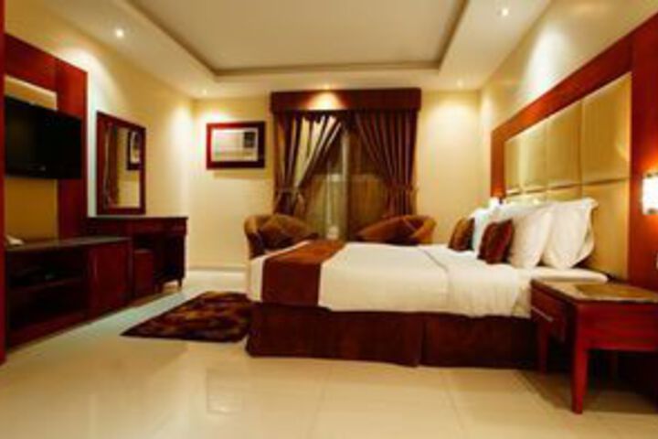 Room 11 of 20