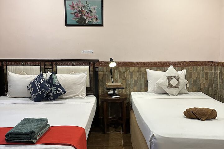 Room 4 of 28