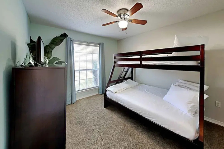 Room 5 of 15