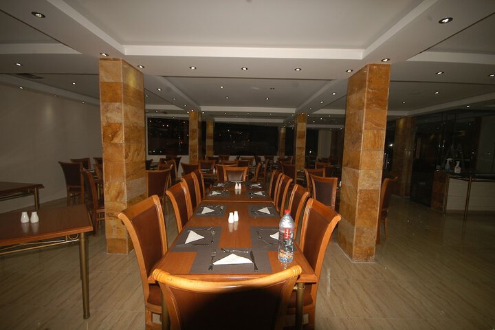 Dining 50 of 78