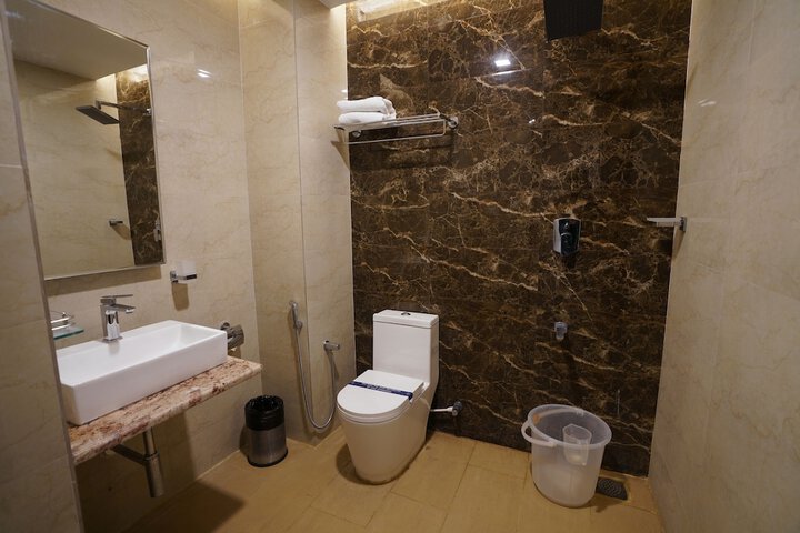 Room 16 of 30