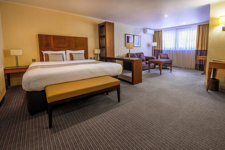 Room 4 of 36
