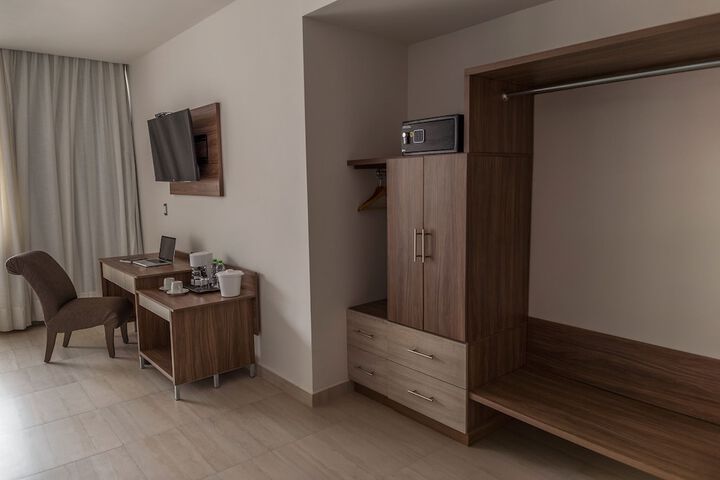 Room 14 of 39