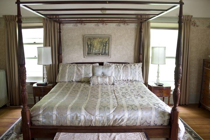 Room 5 of 80