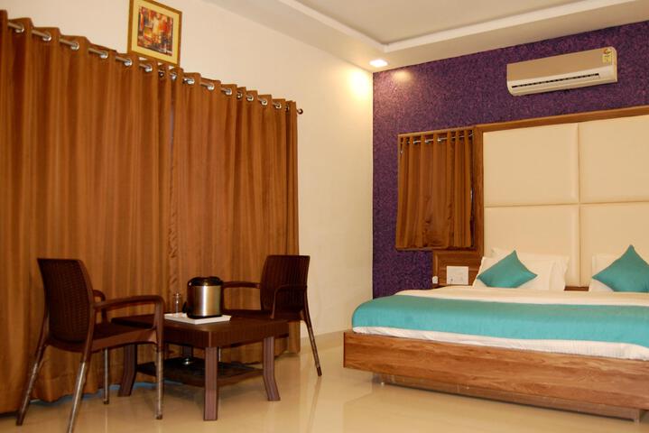 HOTEL GOLDEN BERRY