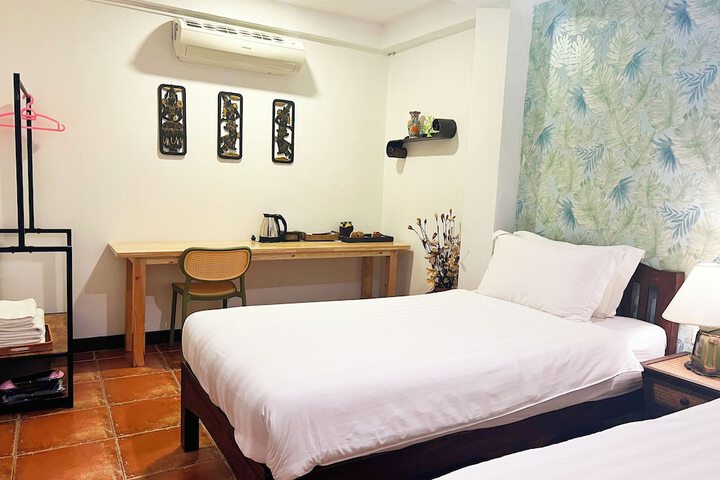 Room 37 of 62