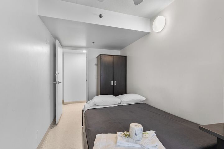 Room 11 of 42