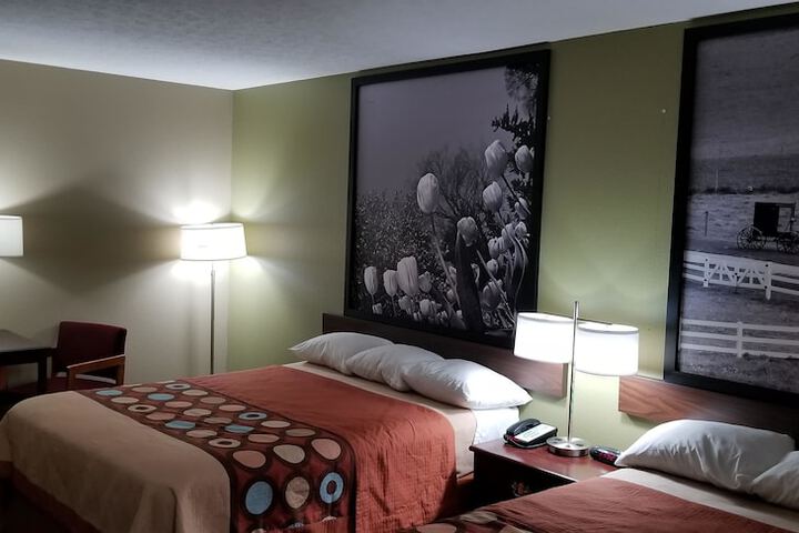 2 Queen Beds (13 of 18)
