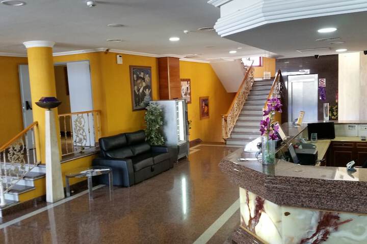 Entrance & Lobby