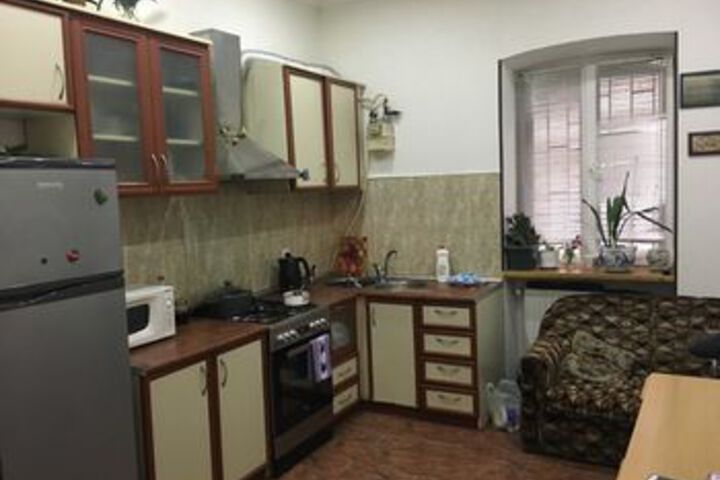 Room 7 of 9
