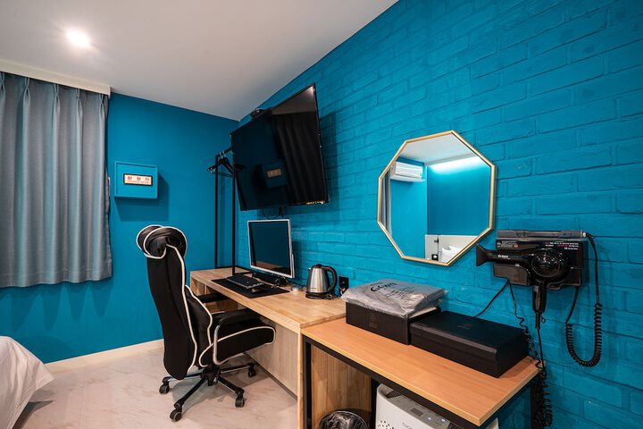 Room 42 of 57