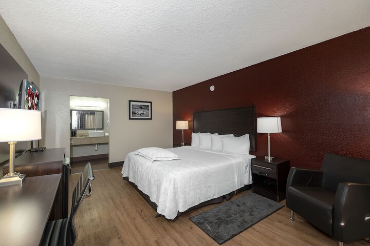 Standard | King Bed (5 of 17)