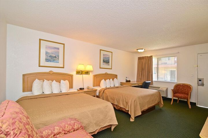 Room 33 of 70