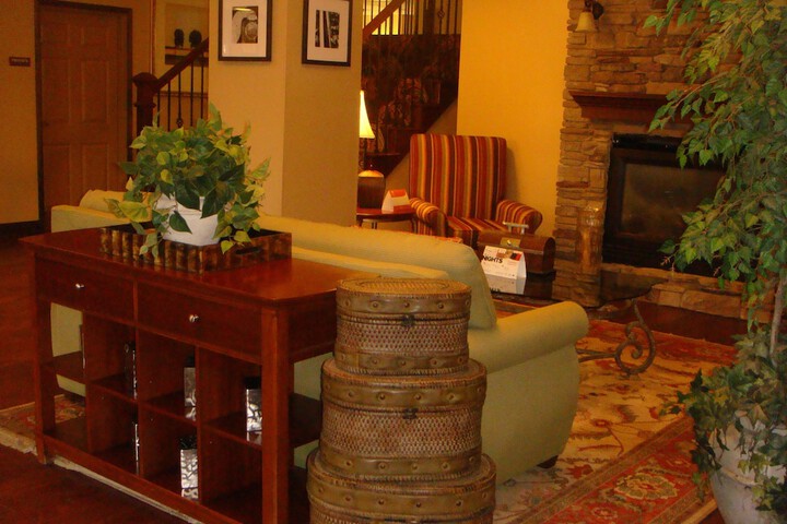 Lobby lounge