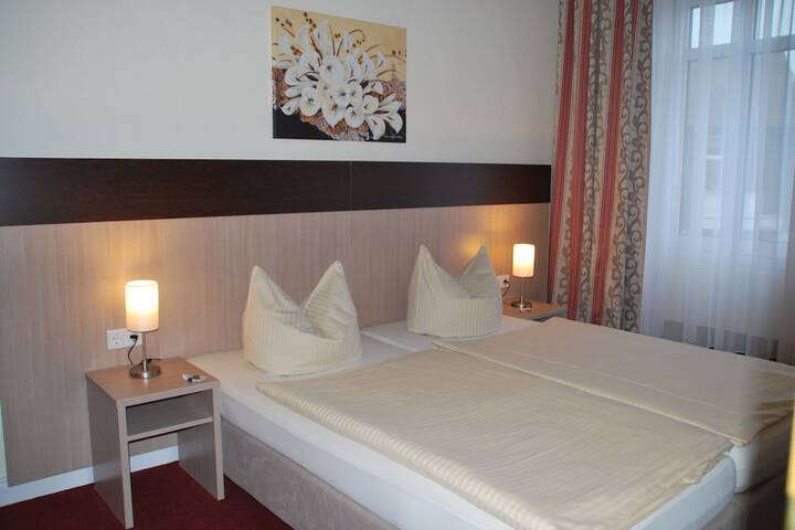 Room 4 of 11