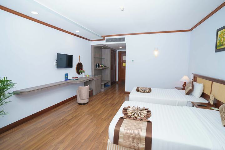 Room 5 of 67