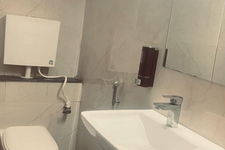 Room 20 of 33
