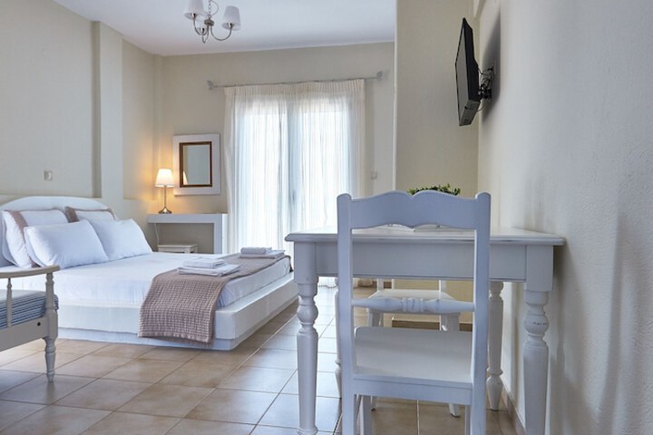 Aelia Apartments