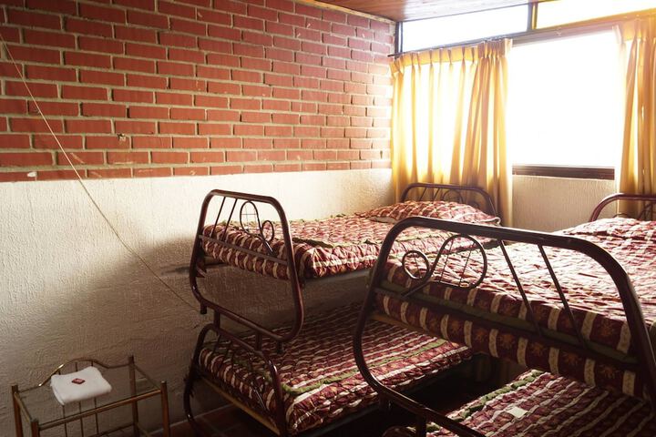 Room 16 of 32