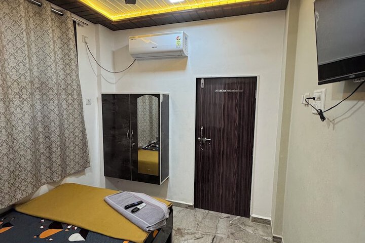 Room 35 of 50