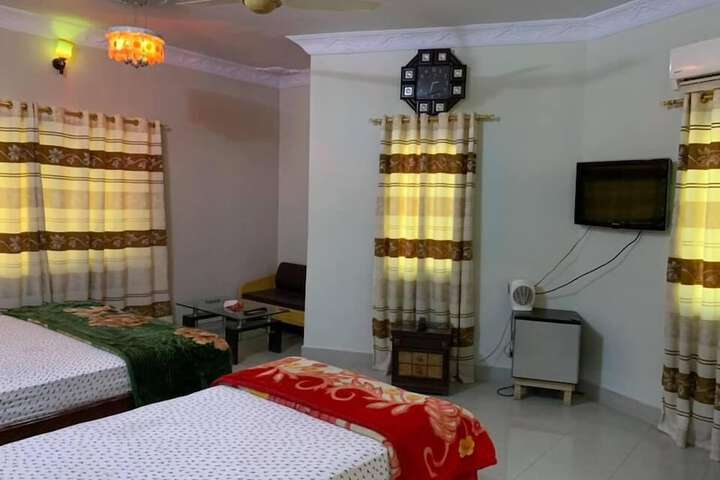 Room 12 of 36