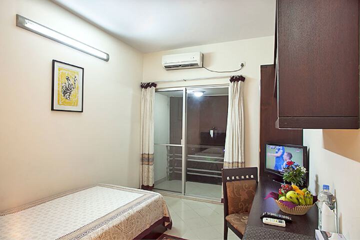 Room 4 of 36