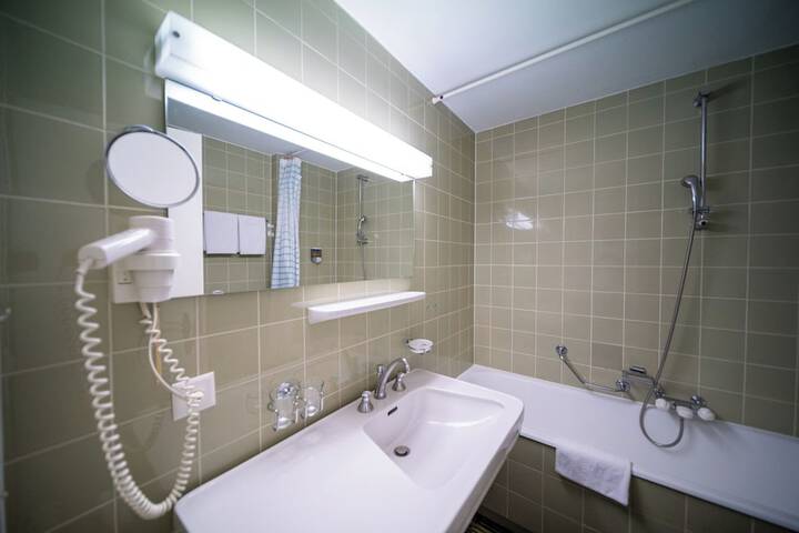 Room 62 of 156