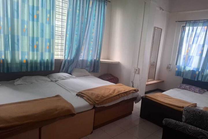 Room 13 of 23