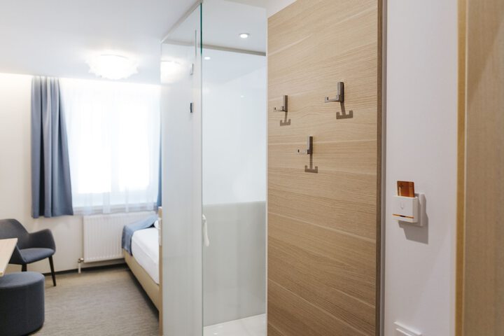 Room 9 of 49