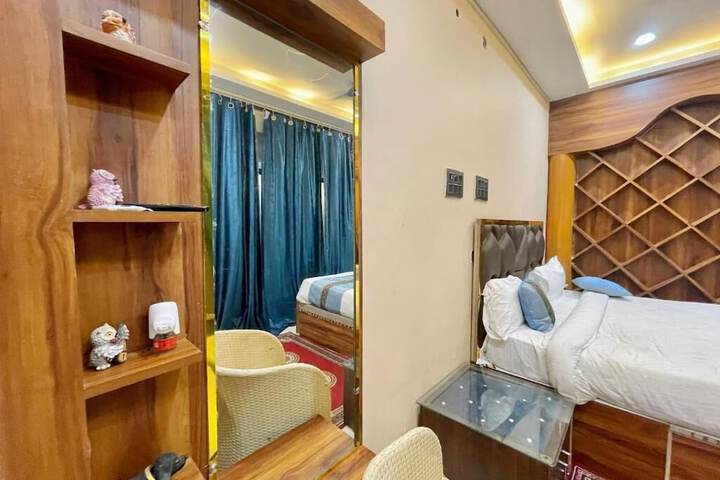 Room 4 of 43