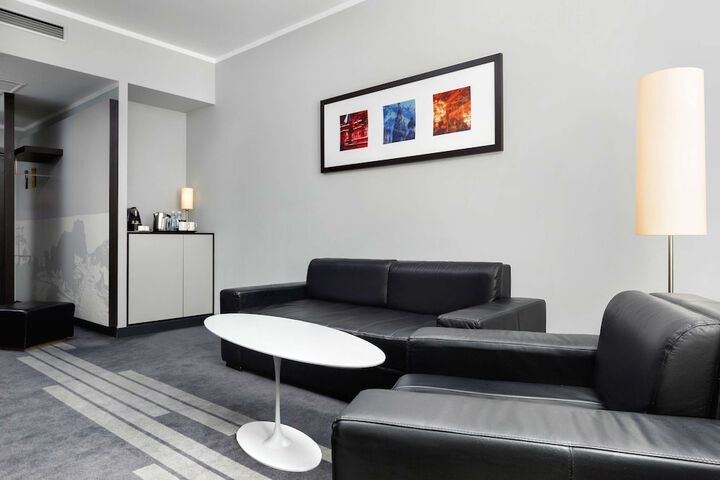 Room 25 of 140
