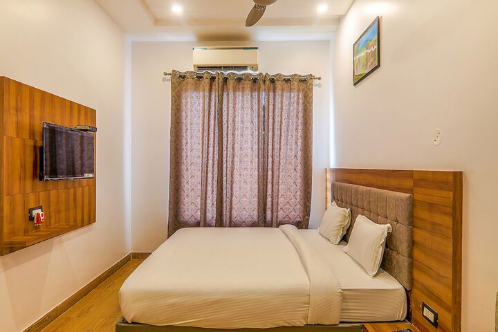 Room 18 of 40