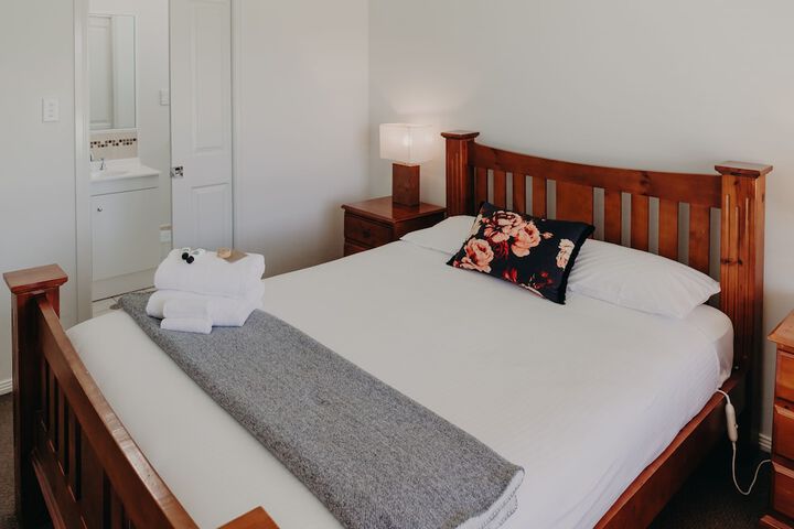 Room 8 of 32