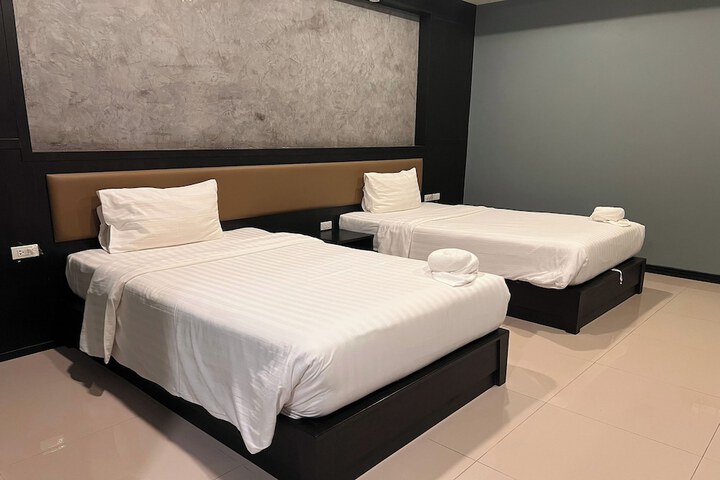 Room 26 of 46