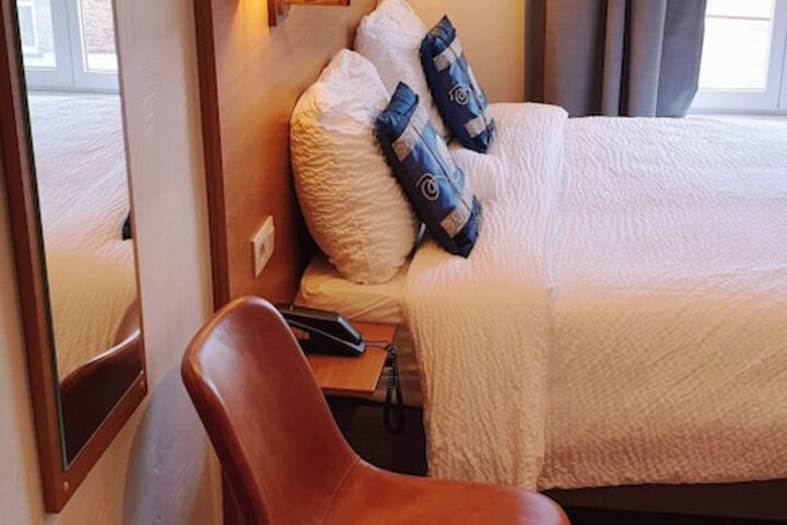 Room 48 of 112