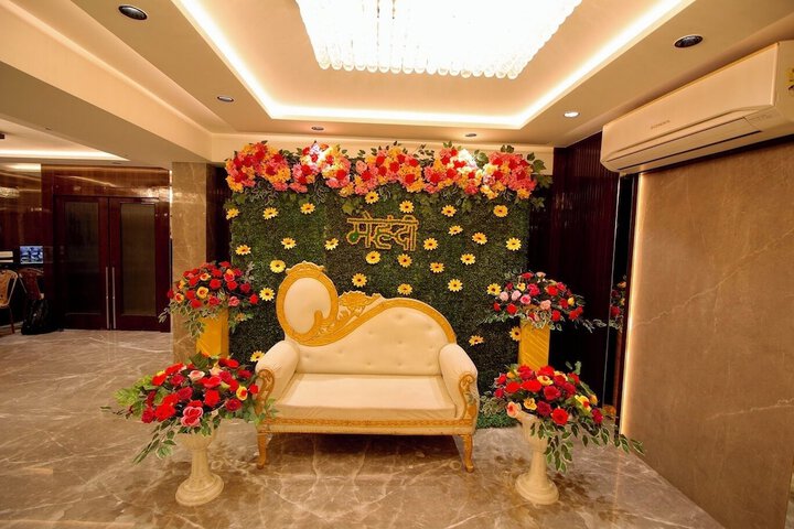 Ballroom/Hall 41 of 45