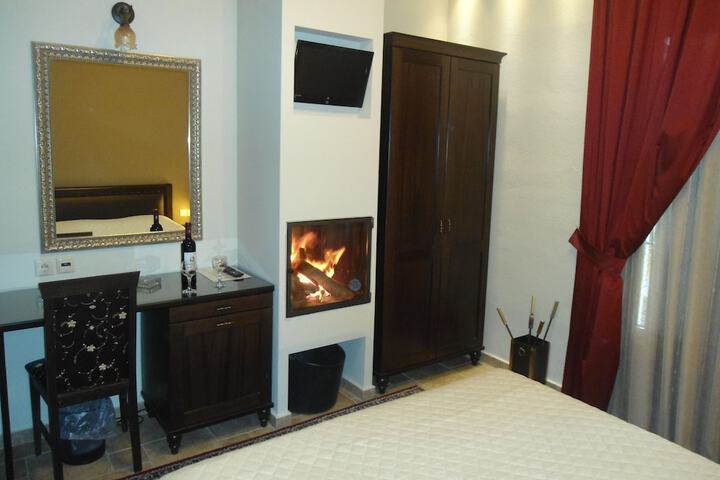 Room 2 of 37