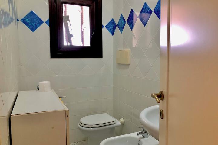 Room 32 of 50