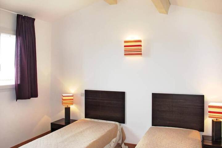 Room 3 of 16